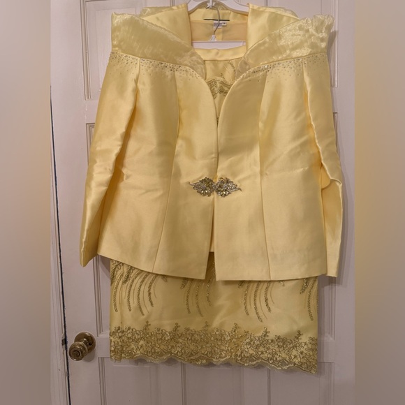 Ben Mark 3 piece suits size 14, 16, 18 red 16 - Picture 2 of 4